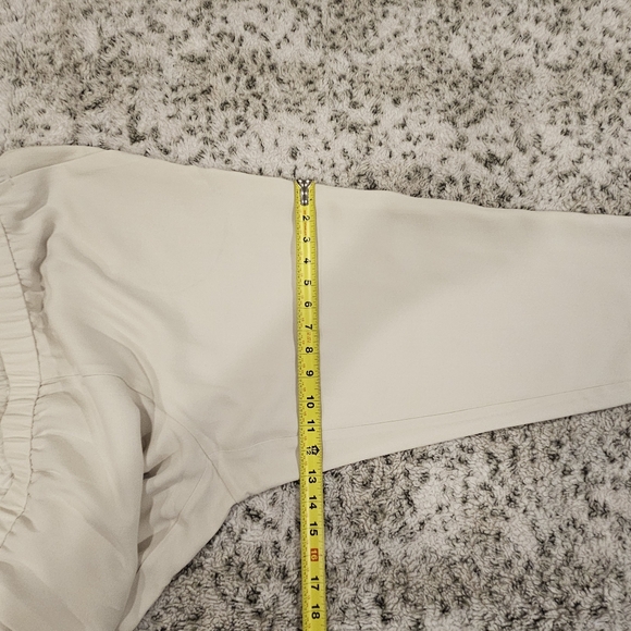 Eileen Fisher Ivory 100% Silk Pull On Pants Pockets Lined Lightweight Tapered - Picture 12 of 12